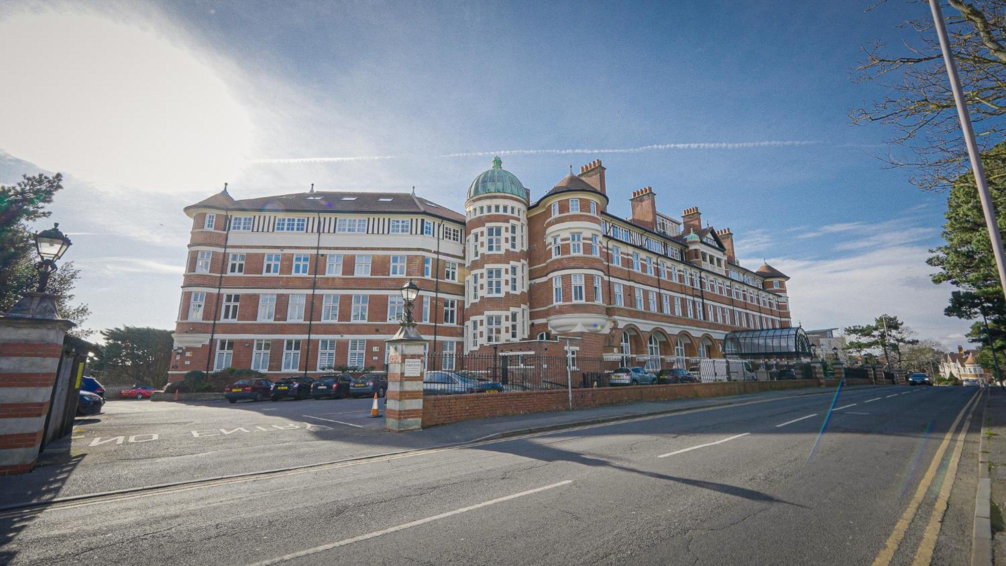 Burlington Mansions - Stunning Coastal Apartment Борнмут Экстерьер фото